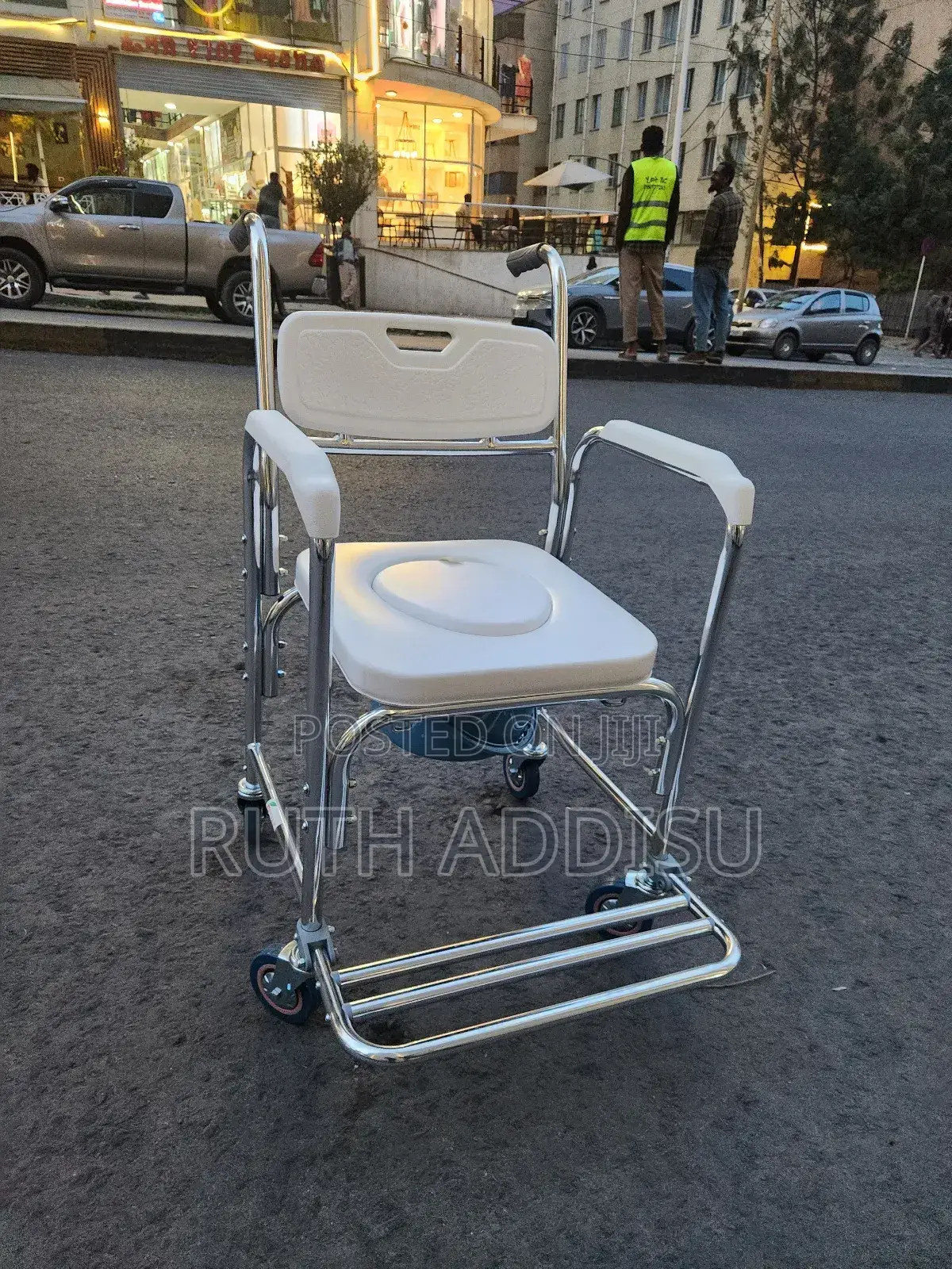 Four Wheels Commode Wheelchair吞噬wheelchair刈你toilet Wheelchair New