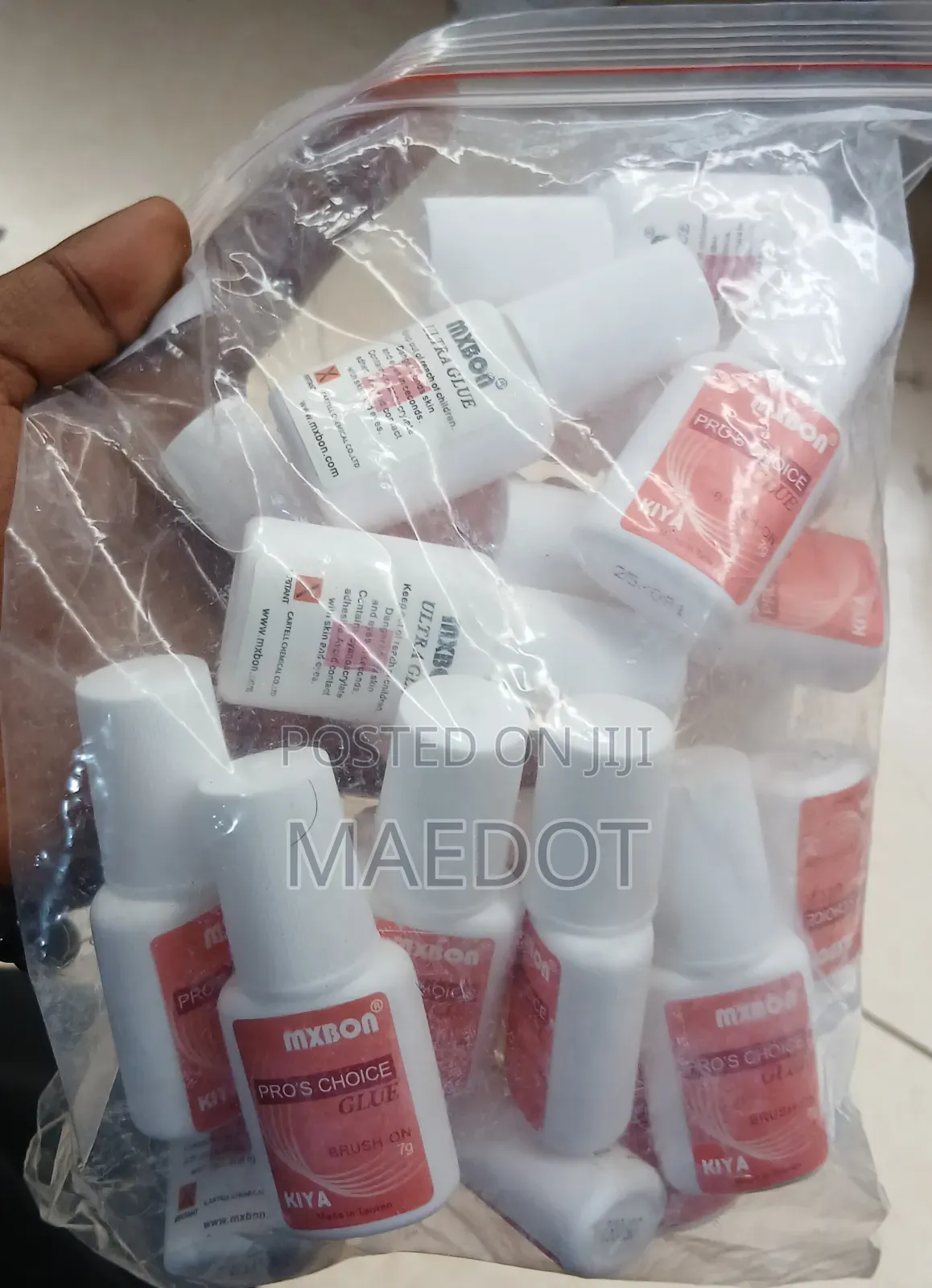 Mixbon Nail Glue