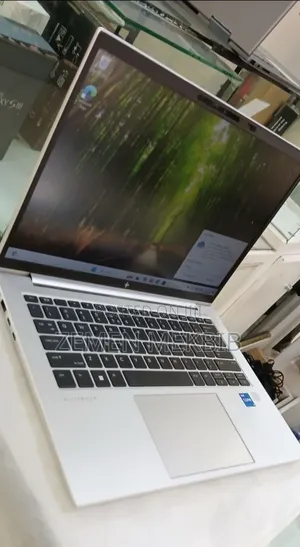 Photo - New Laptop HP EliteBook 840 G10 16GB Intel Core I5 SSD 1T