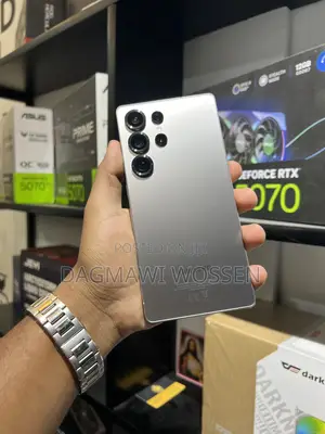 New Samsung Galaxy S25 Ultra 256 GB Gold