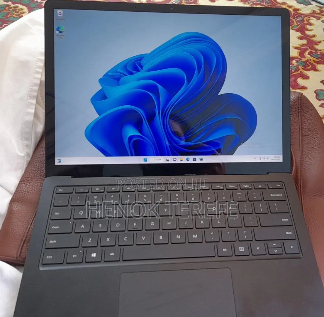 New Laptop Microsoft Surface Book 3 8GB Intel Core I5 SSD 256GB