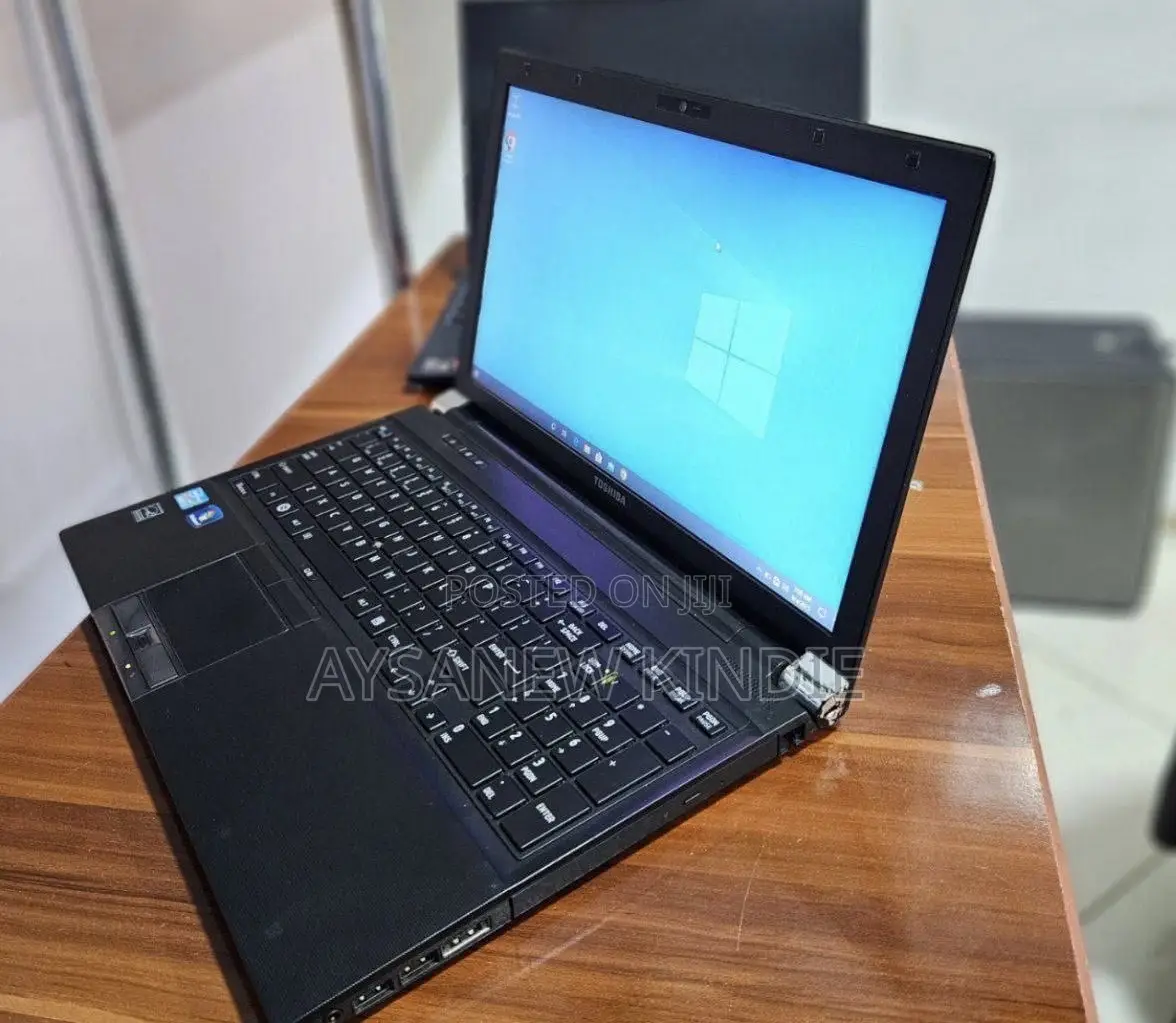 New Laptop Toshiba Tecra R950 4GB Intel Core I5 HDD+SSD 320GB