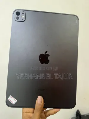 Photo - New Apple iPad Pro 256 GB