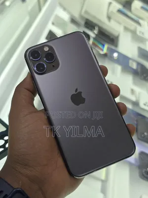 Photo - Apple iPhone 11 Pro 256 GB Black