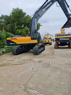 Photo - Hyundai Excavator