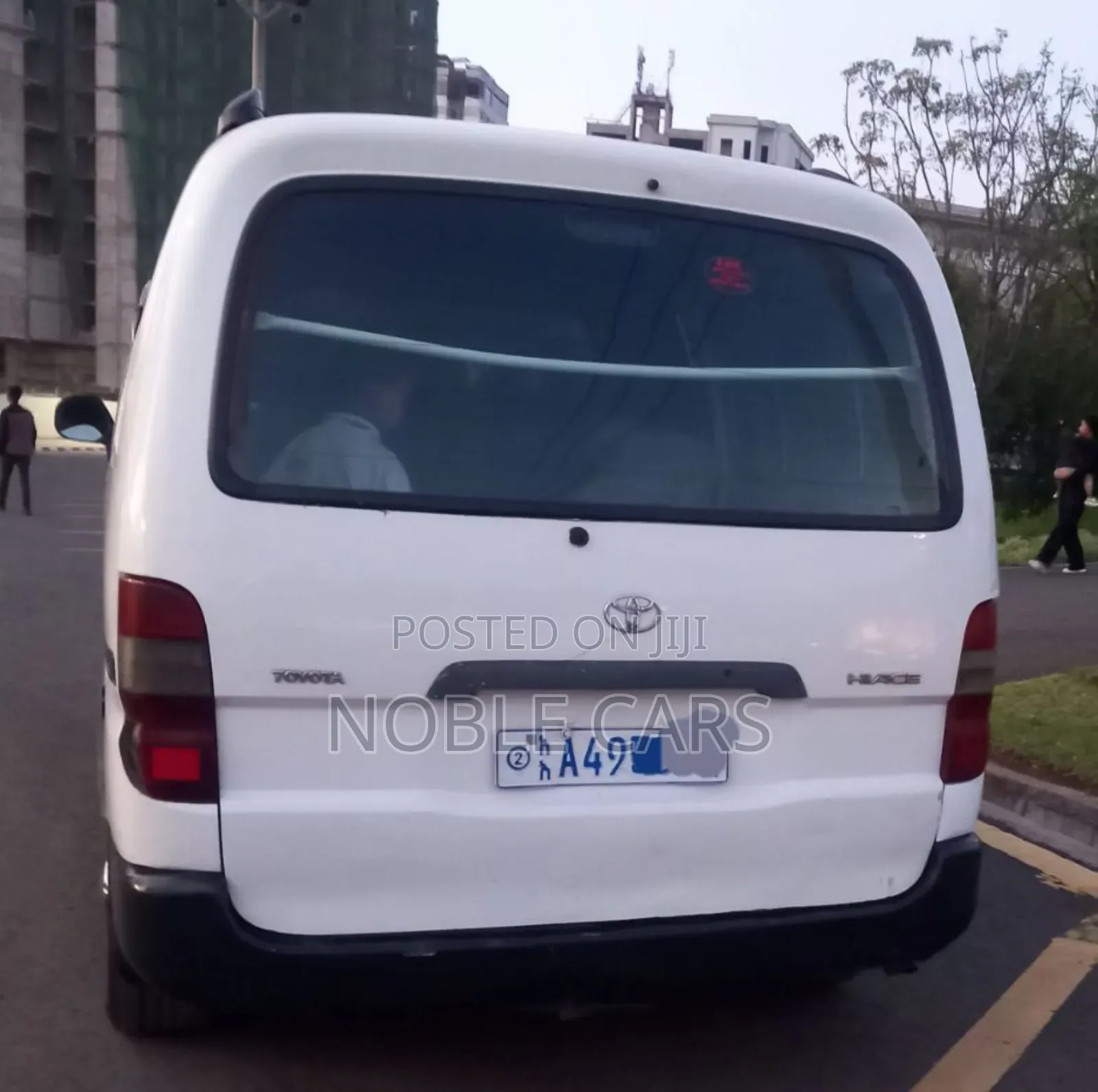 Toyota HiAce 2005 White