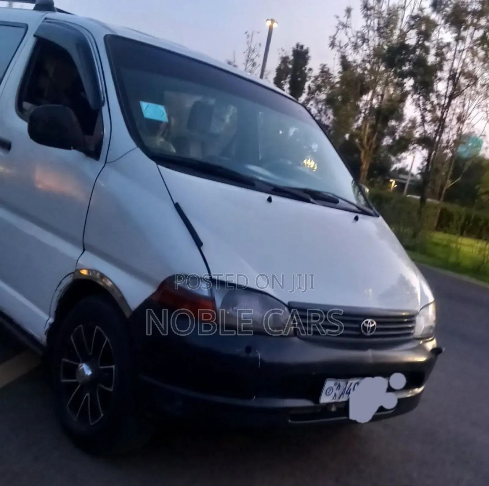 Toyota HiAce 2005 White