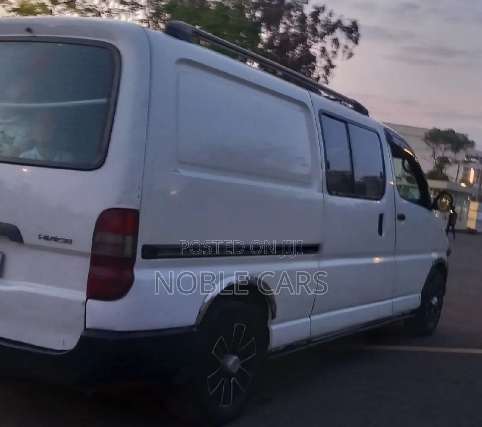 Toyota HiAce 2005 White
