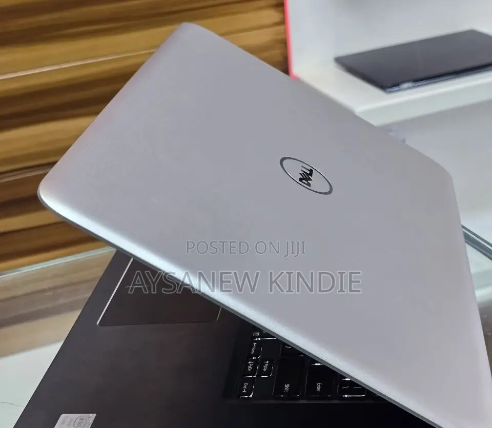 New Laptop Dell Inspiron 15 7000 8GB Intel Core I7 SSD 1T