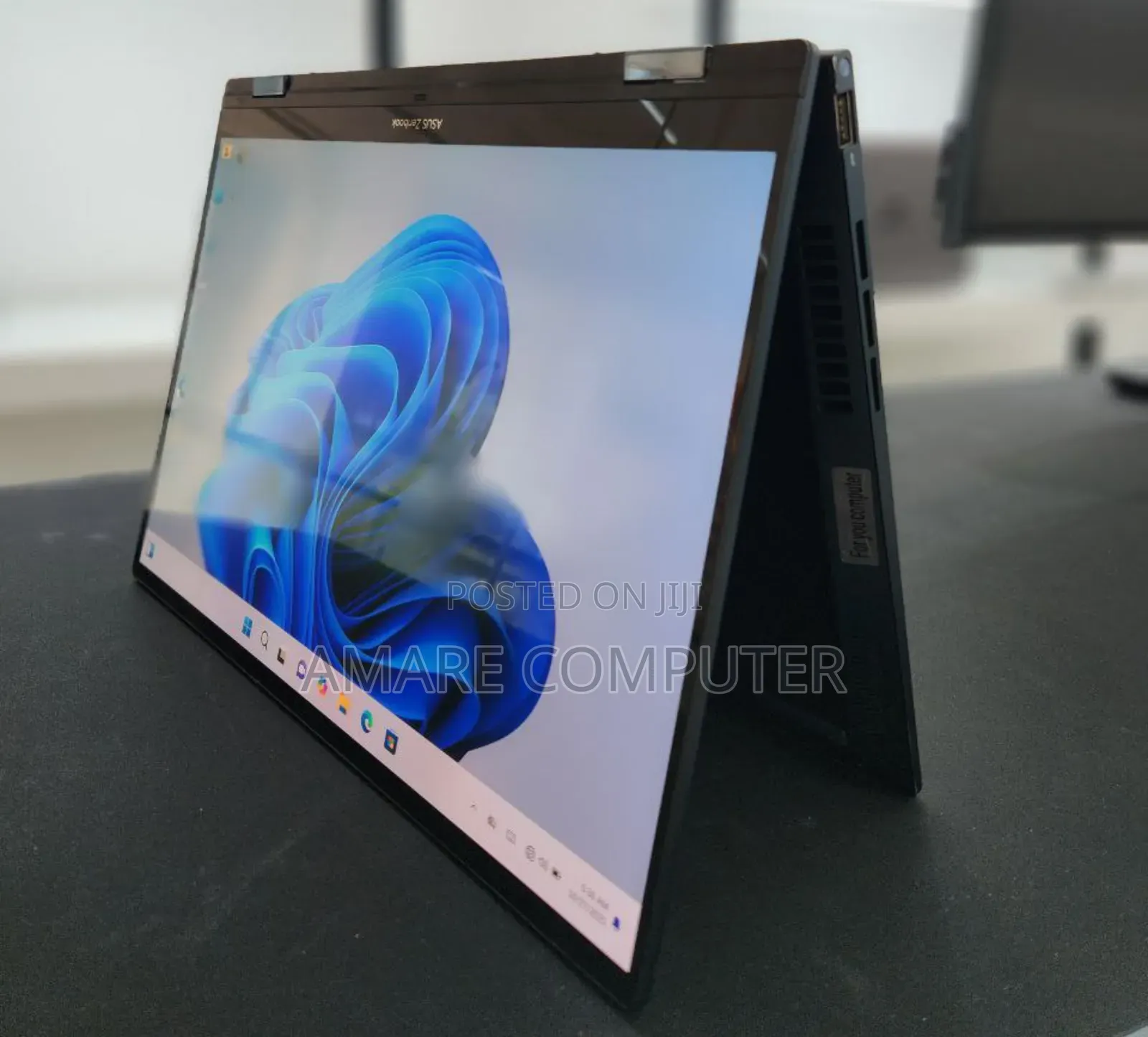 New Laptop Lenovo Yoga 7i 16GB Intel Core Ultra 7 SSD 1T