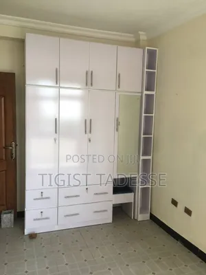 Photo - የልብስ ቁም ሳጥን