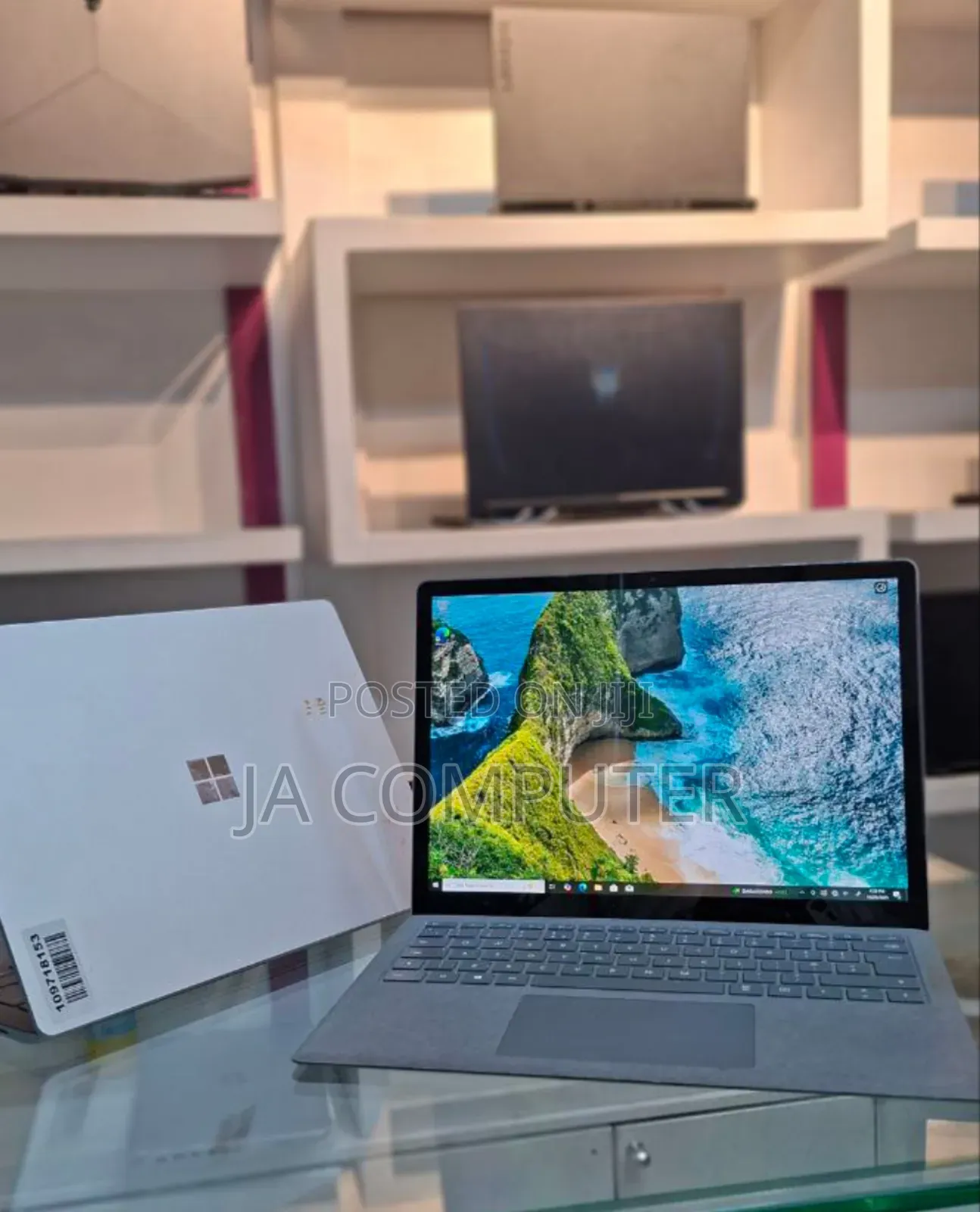 New Laptop Microsoft Surface 8GB Intel Core I5 SSD 512GB