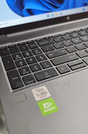 New Laptop HP ZBook Firefly 15 G7 16GB Intel Core i7 SSD 512GB