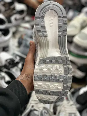 Nike Men’S Sneakers Silver Color Comfortable Sneakers