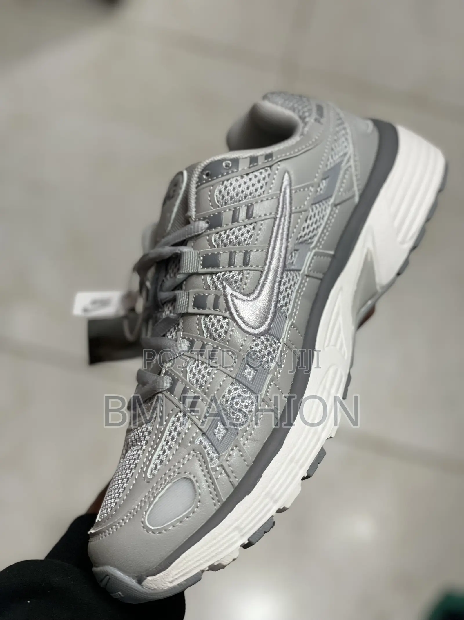 Nike Men’S Sneakers Silver Color Comfortable Sneakers