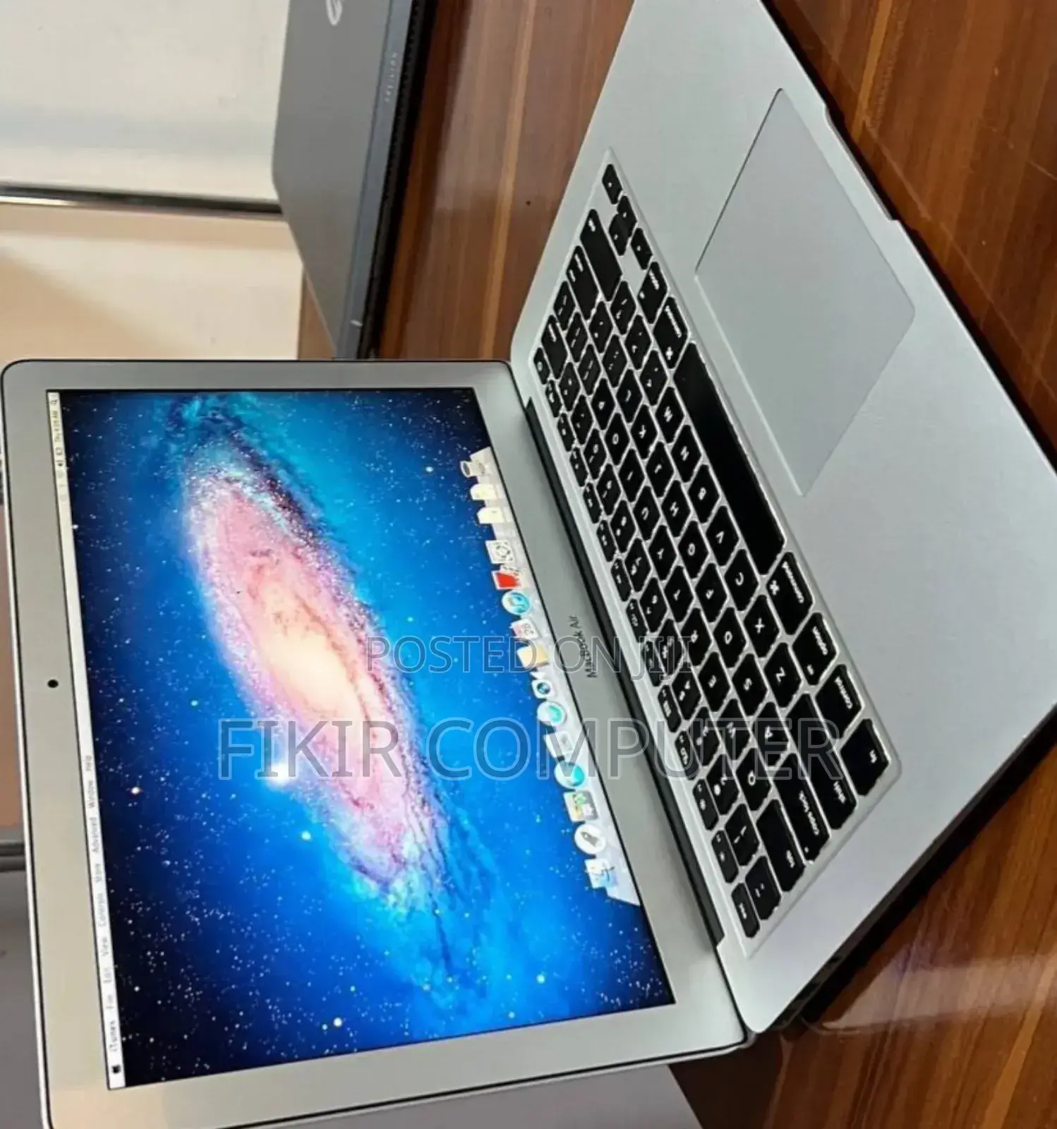 New Laptop Apple MacBook Air 2015 8GB Intel Core I5 SSD 256GB