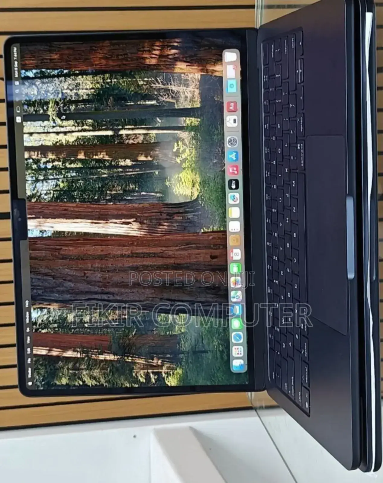 New Laptop Apple MacBook Air 2025 M4 13-Inch 16GB Apple M4 SSD 256GB