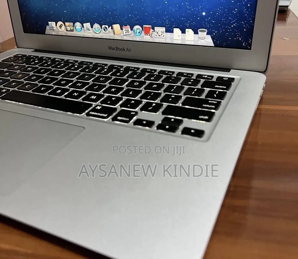 New Laptop Apple MacBook Air 2015 8GB Intel Core I5 SSD 256GB