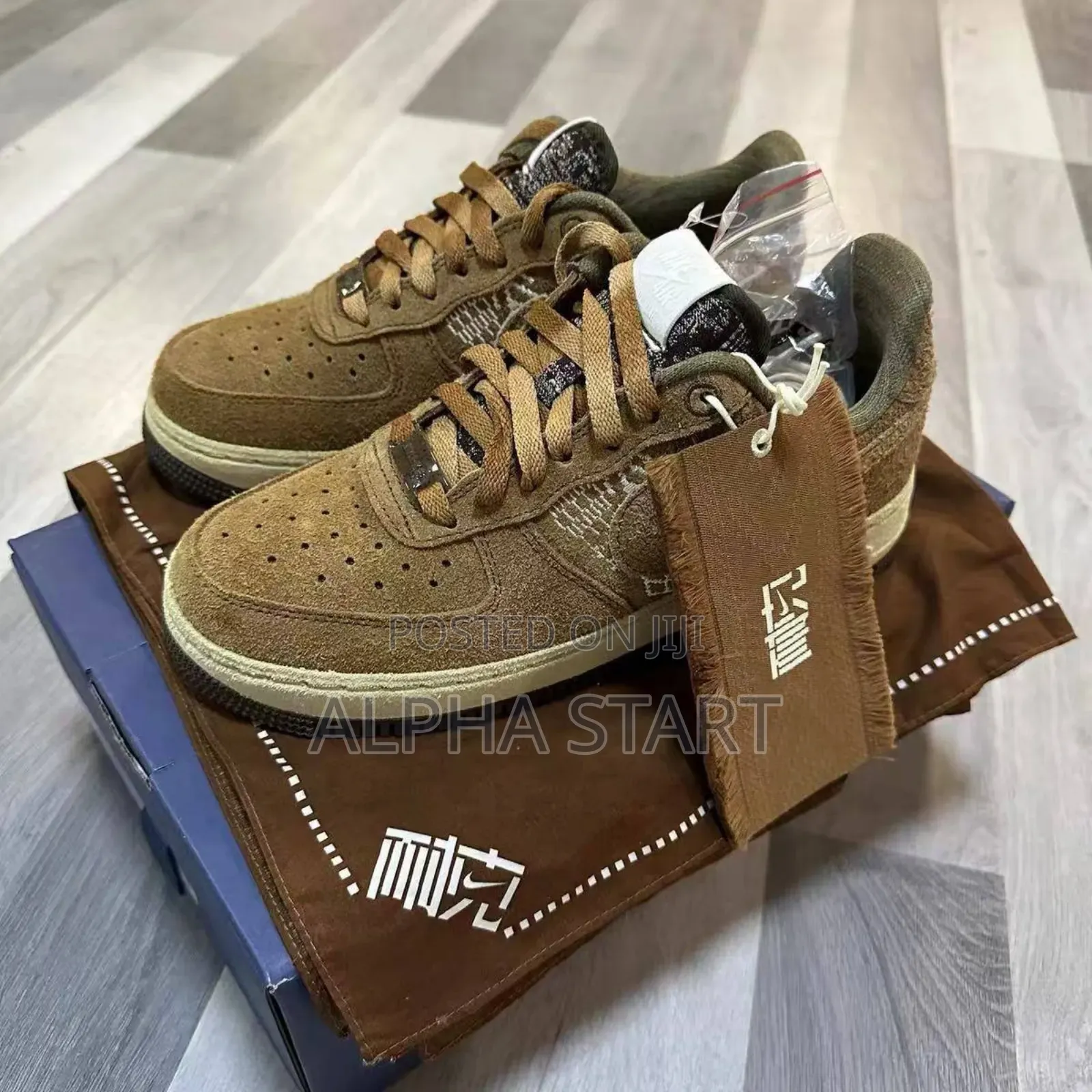 Nike Airforce One 
Made in Vietnam