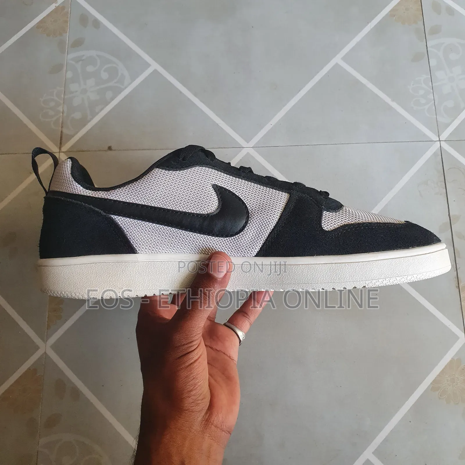 Nike Low Top Casual Sneaker [On Hand]