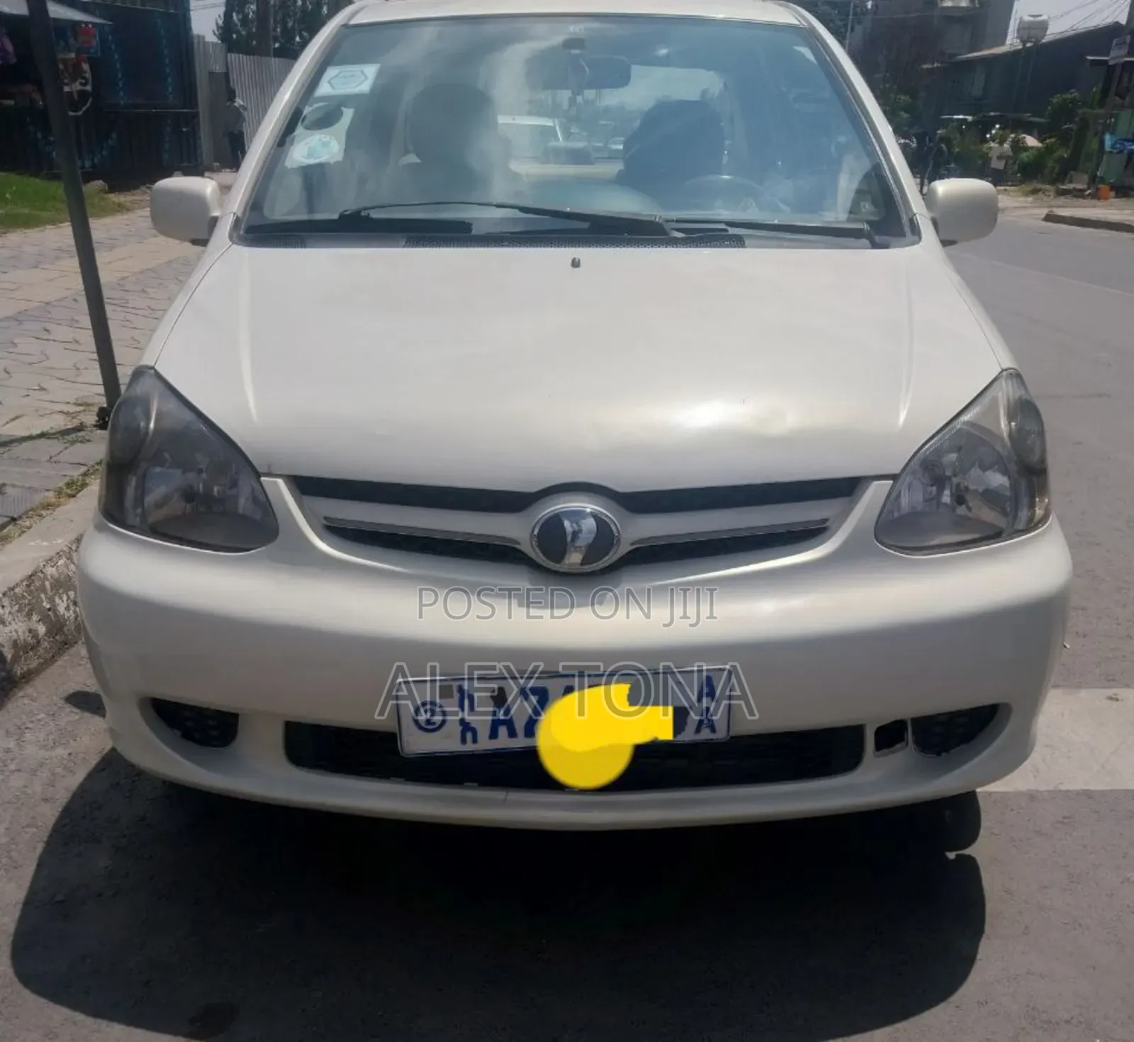 Toyota Platz 2005 Off white
