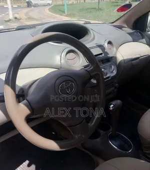 Toyota Platz 2005 Off white