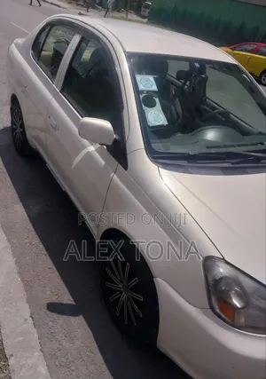 Toyota Platz 2005 Off white