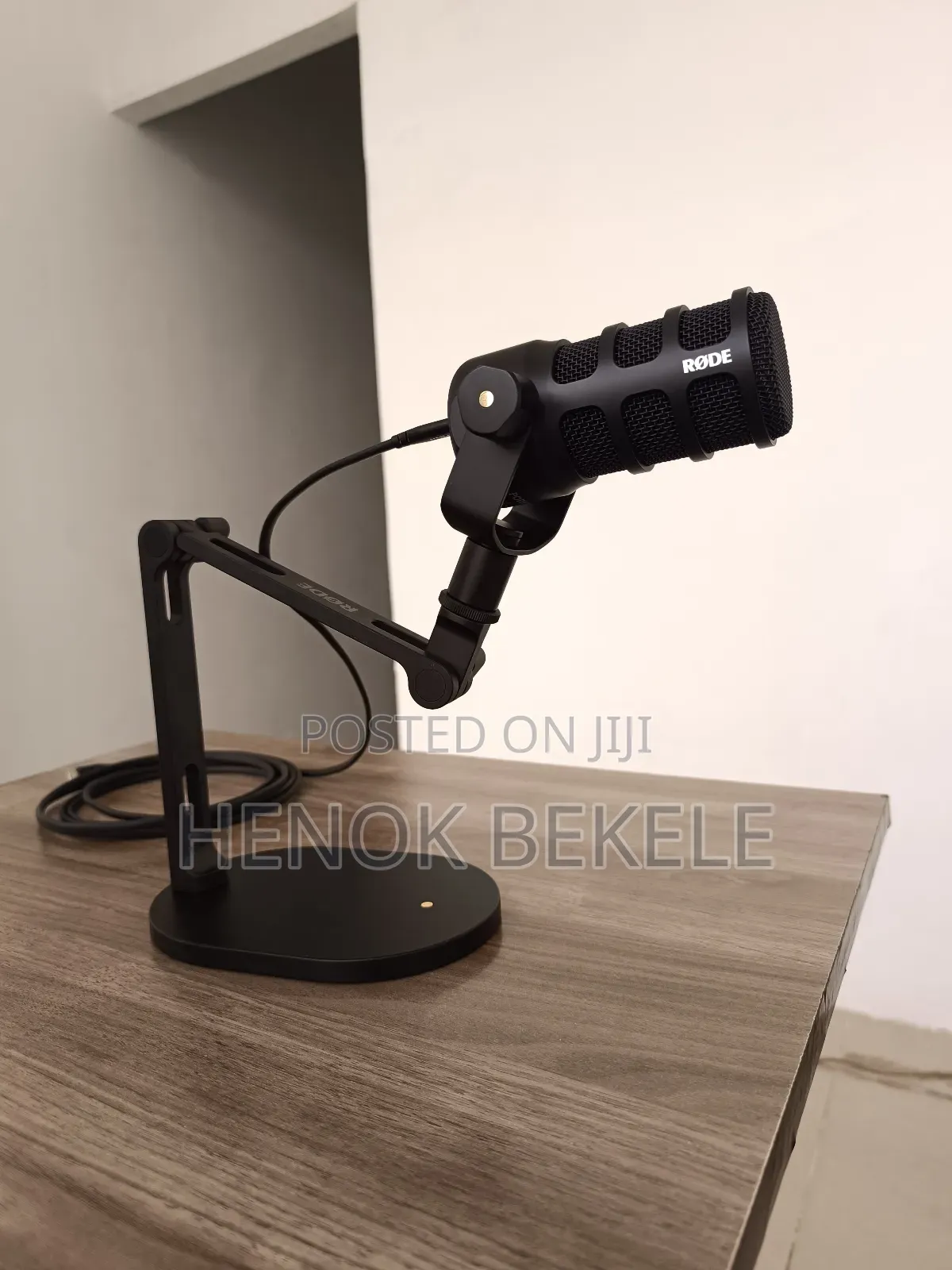 Røde Podmic Usb With Ds2 Adjustable Desk Stand.