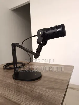Photo - Røde Podmic Usb With Ds2 Adjustable Desk Stand.