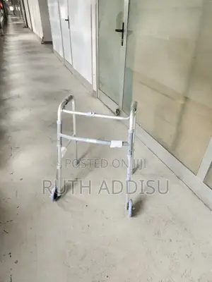 Photo - Foldable Pin Press Walker乏力heigh Quality Walker鳵了walker Rolator Walker