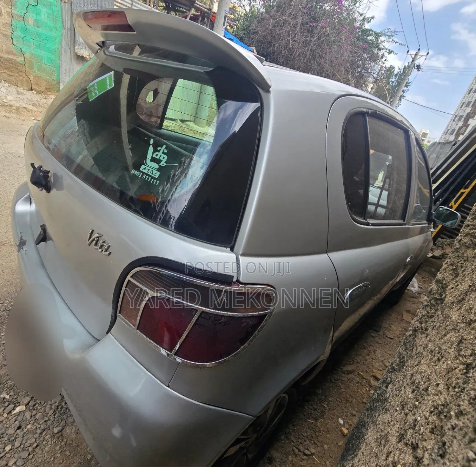 Toyota Vitz 2000 Silver