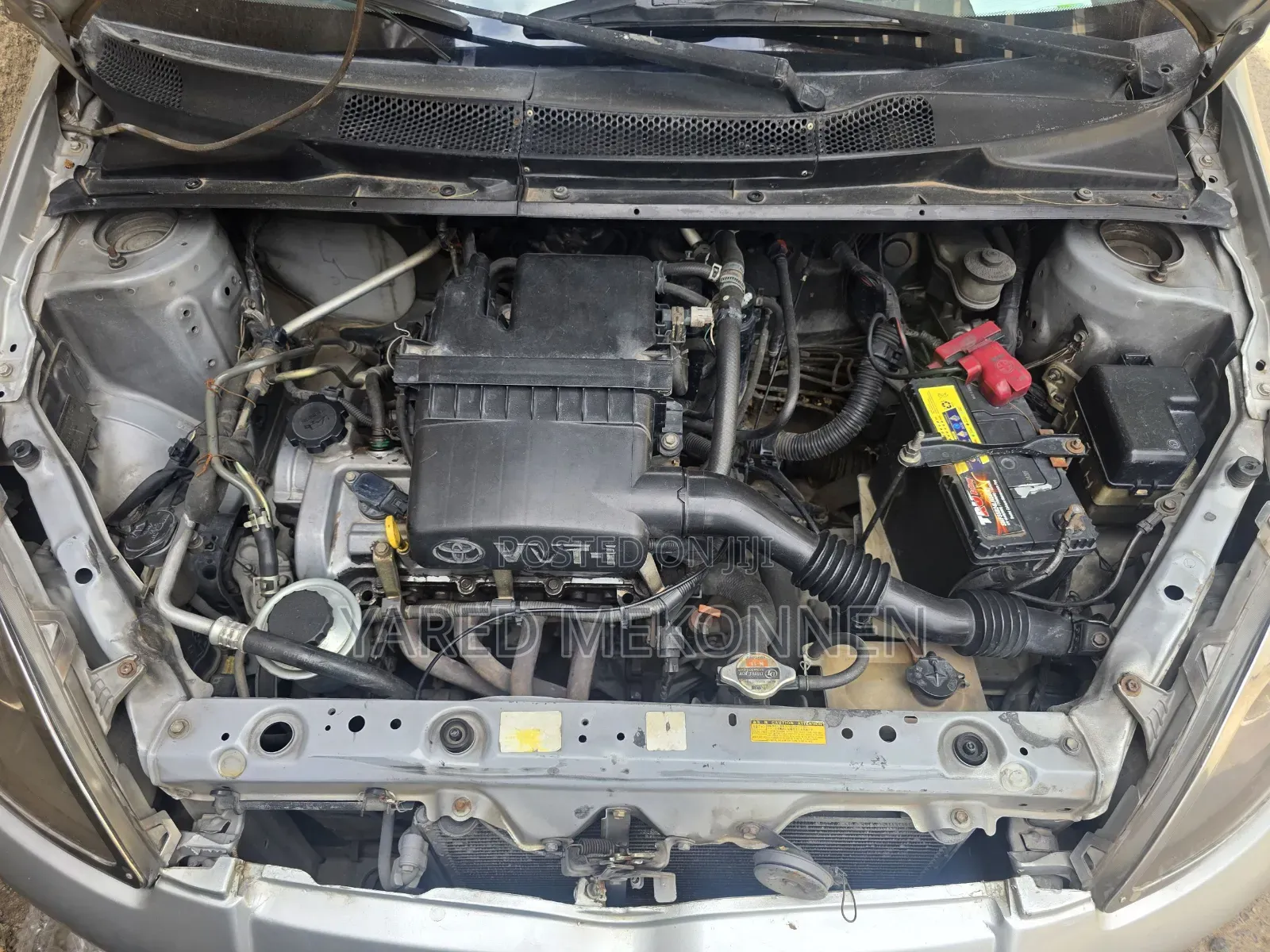 Toyota Vitz 2000 Silver