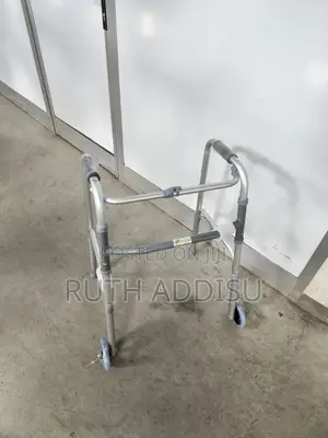 Photo - Walker然亦foldable Walker痲不medical Walker癲馬heavy Duty Almunium Walker
