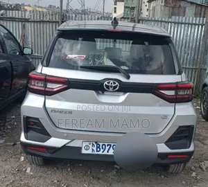 Photo - Toyota Raize 2022 Silver