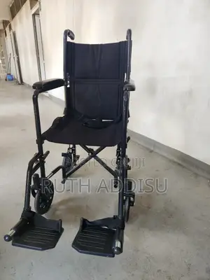 Wheelchair Four Small Wheels Wheelchair奔馳wheelchair ዊልቸር የሚታጠፍ