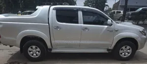 Photo - Toyota Hilux 2009 Silver