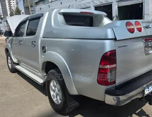 Toyota Hilux 2009 Silver