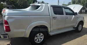Toyota Hilux 2009 Silver