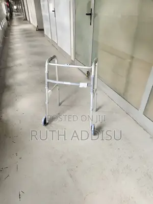 Photo - Walker Brand New Stainless Medical Walker肺炎almunium Walking Frame