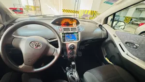 Toyota Yaris 2010 Gray