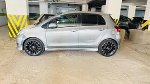 Toyota Yaris 2010 Gray