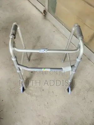 Photo - Medcal Walker腔裏foldae Almunium Rolator Walker胺我almunium Walker Best