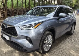 Toyota Highlander Hybrid 2024 Blue