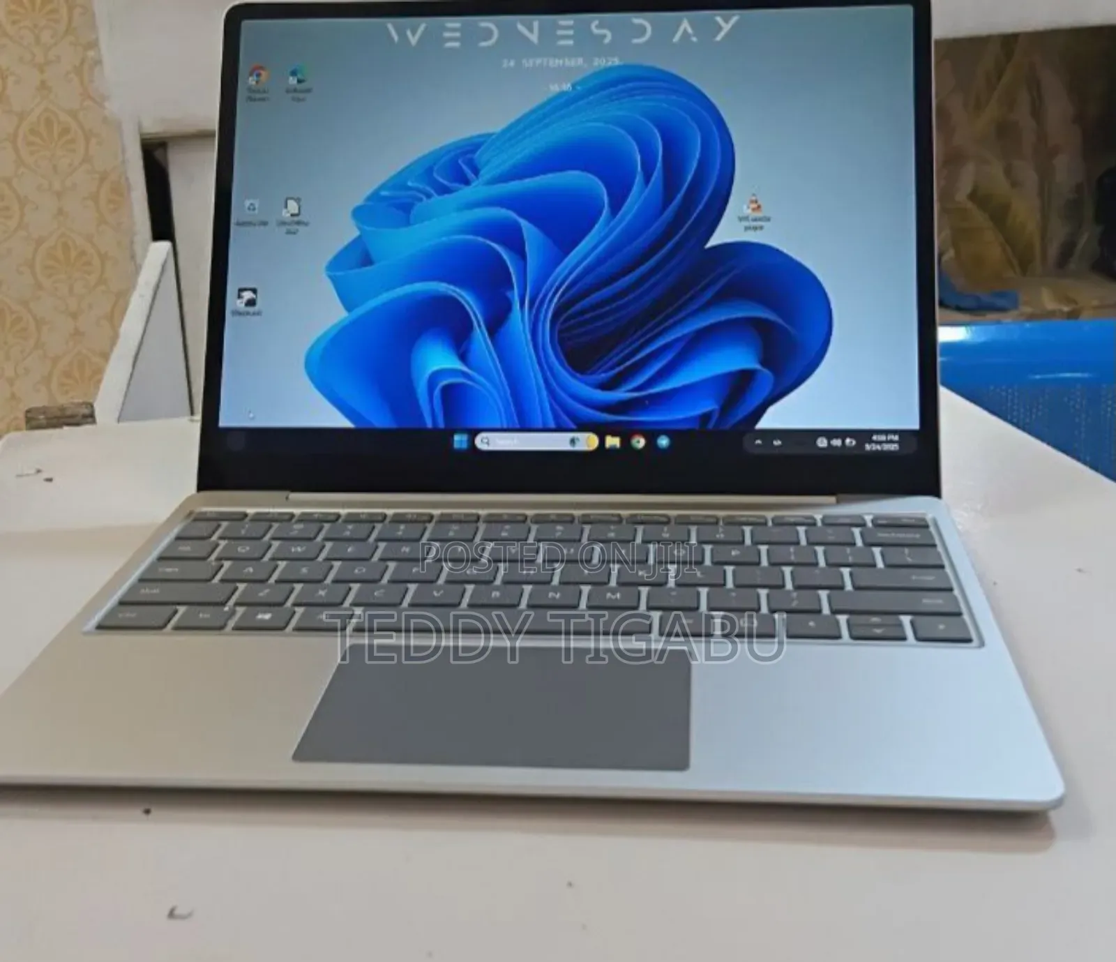 New Laptop Microsoft Surface 8GB Intel Core I5 SSD 128GB