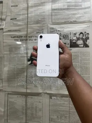 Photo - Apple XR 64 GB White