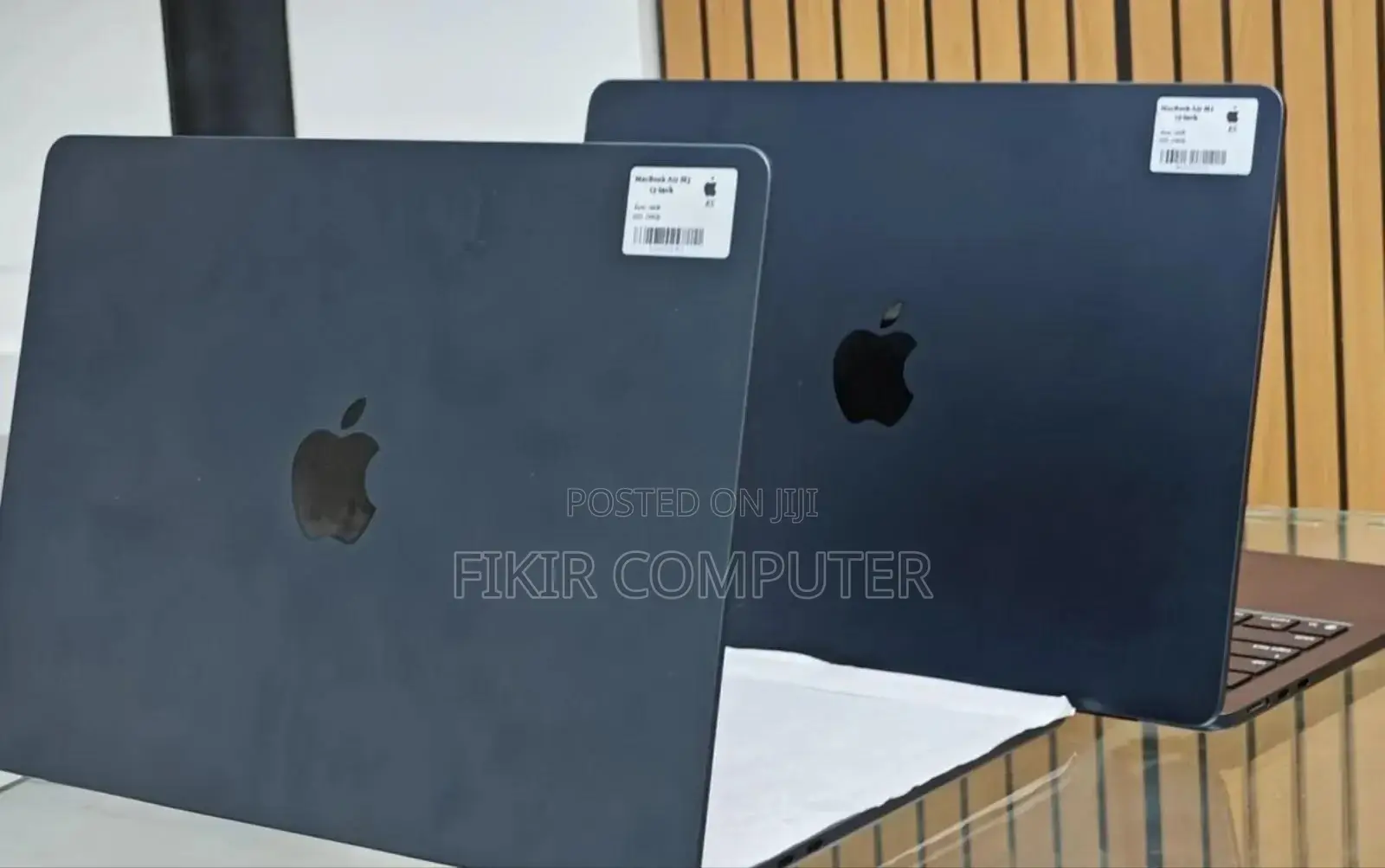 New Laptop Apple MacBook Air 2025 M4 13-Inch 16GB Apple M4 SSD 256GB