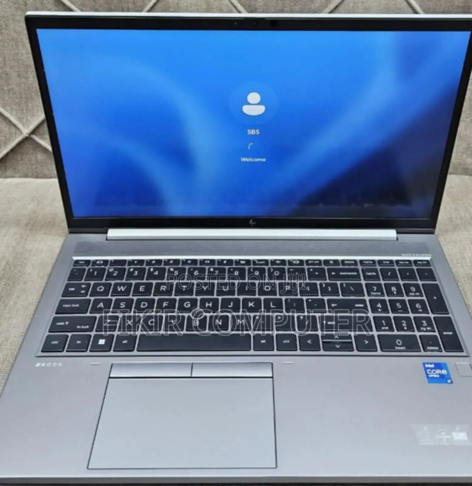 New Laptop HP ZBook Firefly G8 16GB Intel Core I7 SSD 512GB