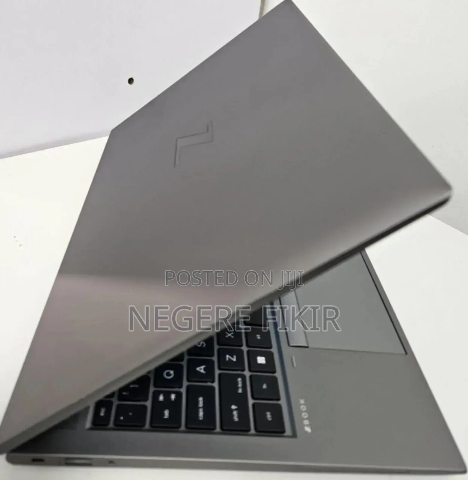 New Laptop HP ZBook Firefly G8 16GB Intel Core I7 SSD 512GB