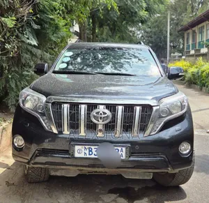 Photo - Toyota Land Cruiser Prado 2015 Gray