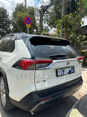 Toyota RAV4 2020 White
